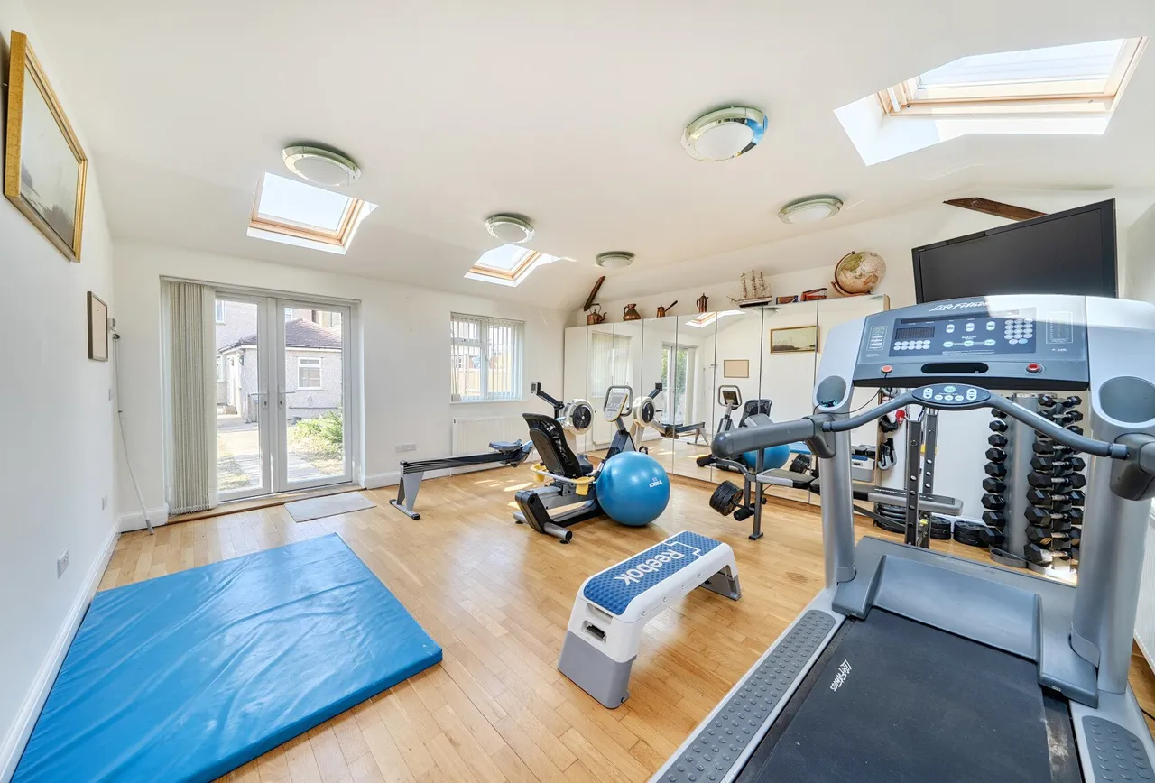 Lavender Avenue, London, NW9 8HE, photo 4