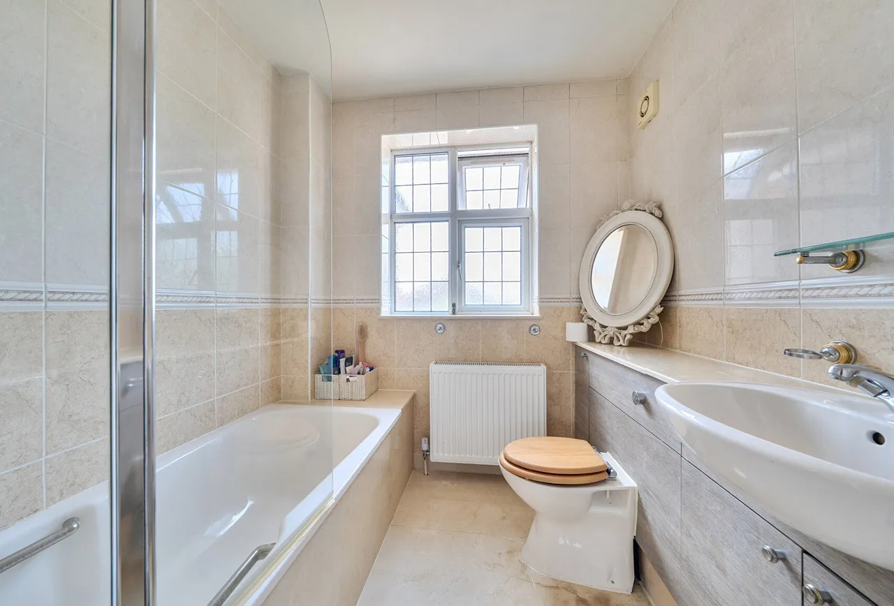 Lavender Avenue, London, NW9 8HE, photo 14