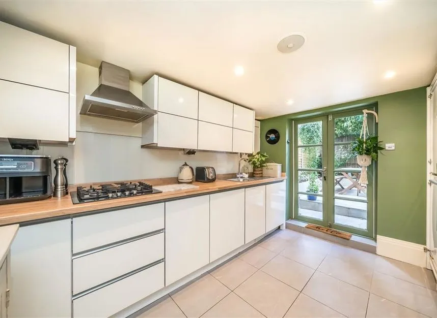 Clapham Road, Oval, SW9, photo 5