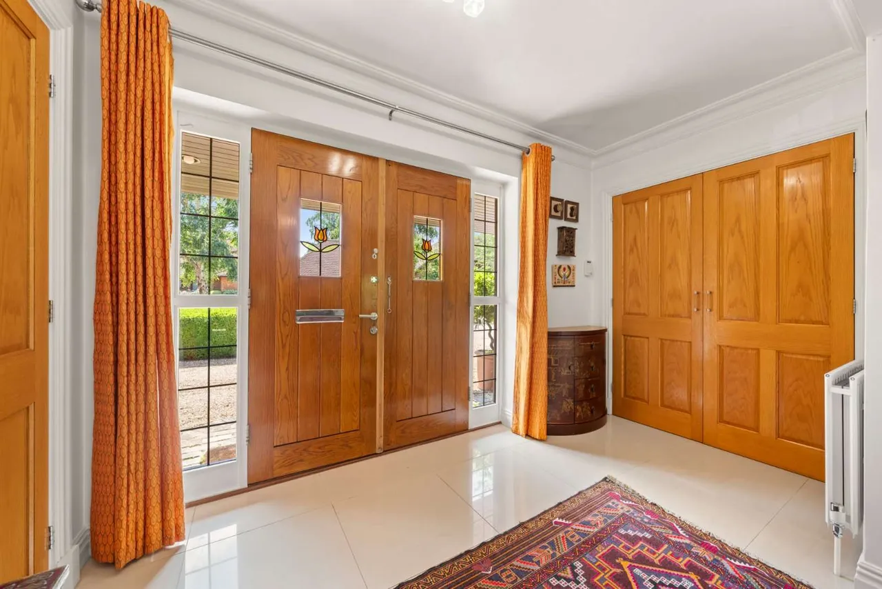 Queensgate, Fairmile Lane, Cobham, Surrey, KT11 2TG, photo 5