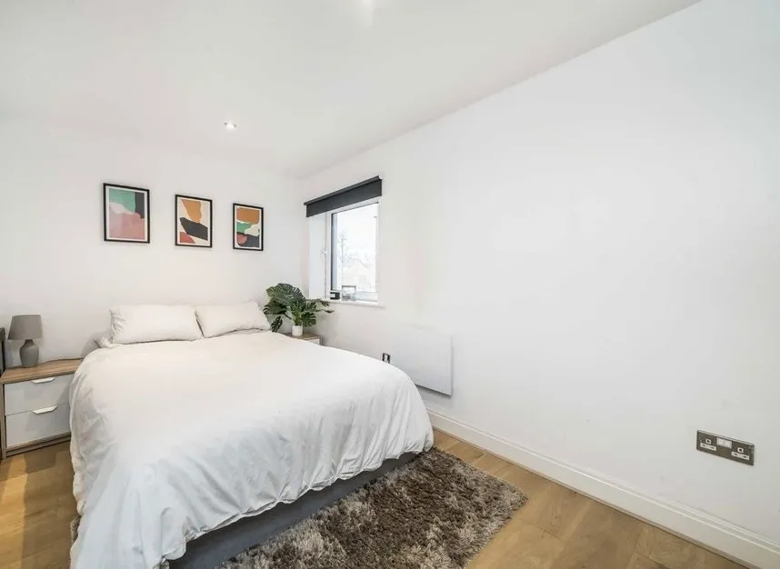 Holland Gardens, Brentford, TW8, photo 6