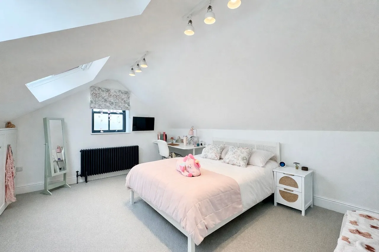 Grove Lane, Hale, WA15, photo 23