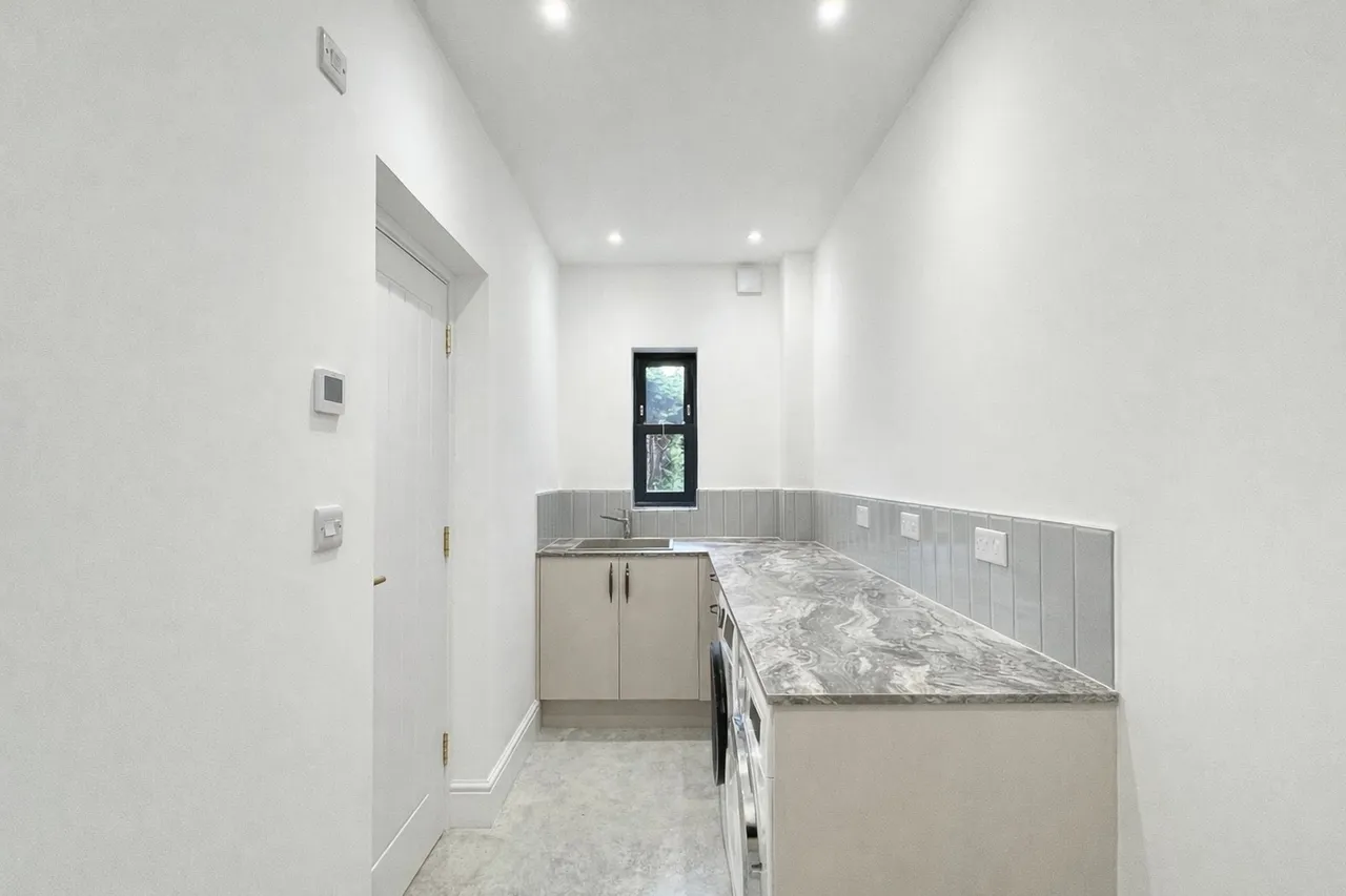 Grove Lane, Hale, WA15, photo 26