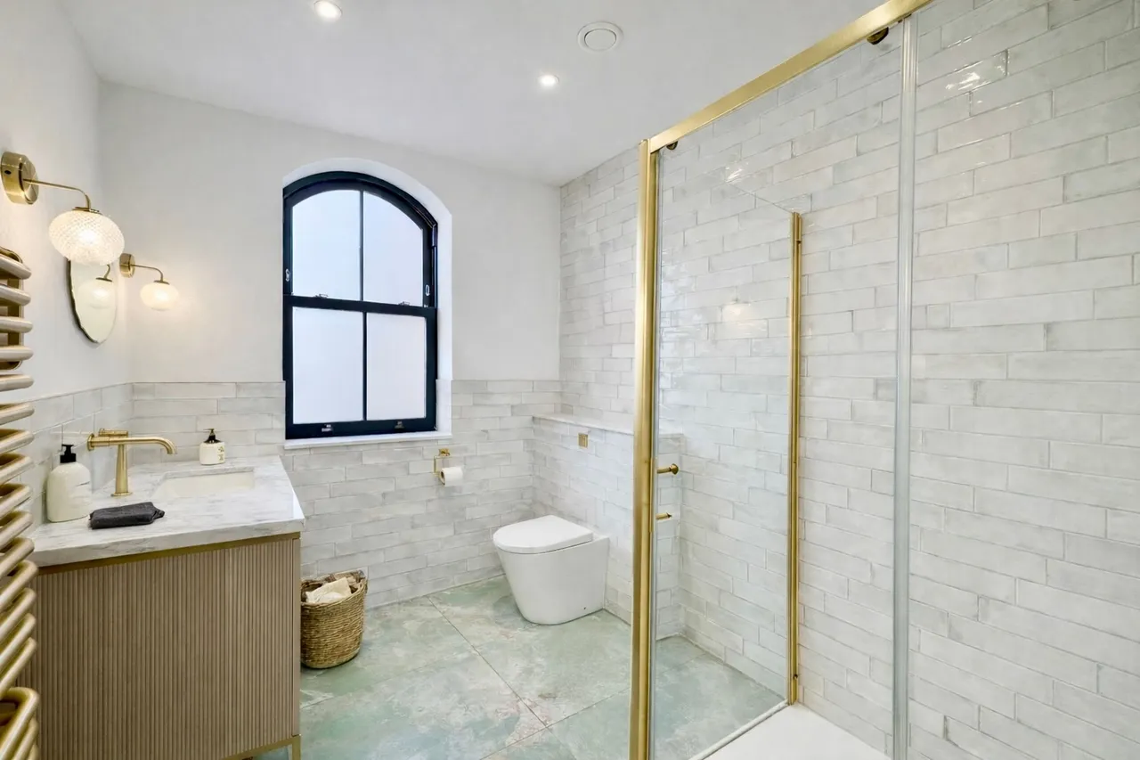 Grove Lane, Hale, WA15, photo 16