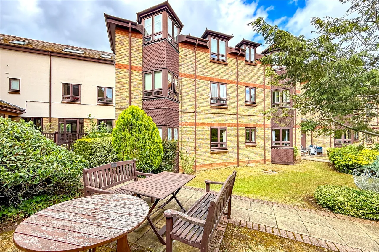 Hatfield Road, St. Albans, Hertfordshire, AL1 3NN, photo 2