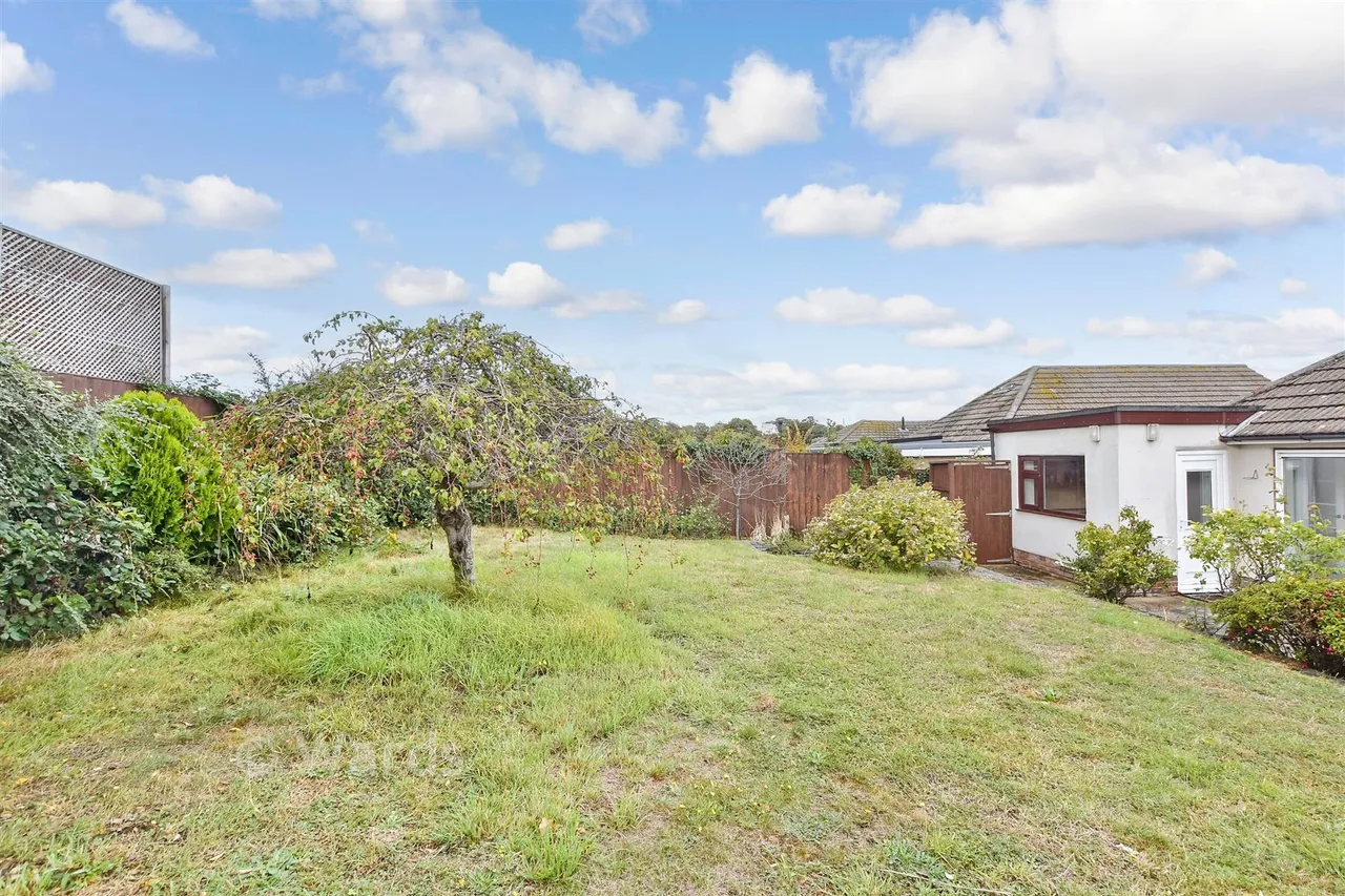 Queens Avenue, Broadstairs, CT10, photo 16