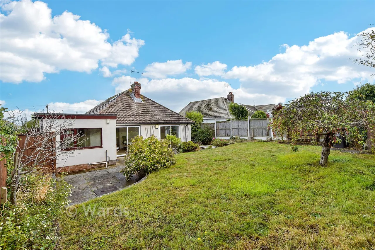Queens Avenue, Broadstairs, CT10, photo 2