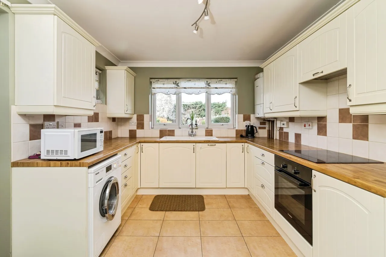 Ellough Road, Beccles, Suffolk, NR34, photo 2