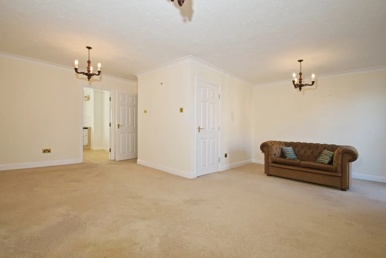 3 bed flat for sale — Campbell Drive, Cardiff, CF11