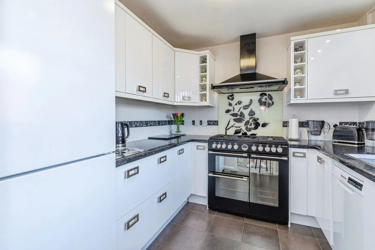 3 bed house for sale, Hunstanton Close, Parkwood, ME8