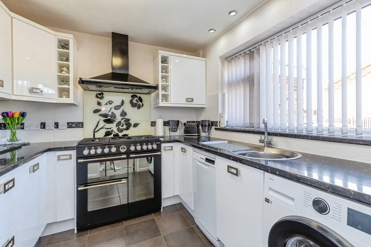 Hunstanton Close, Parkwood, ME8, photo 8