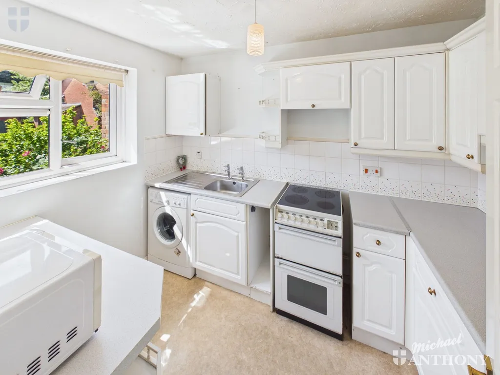 William Hill Drive, Bierton, Aylesbury, HP22 5AZ, photo 4