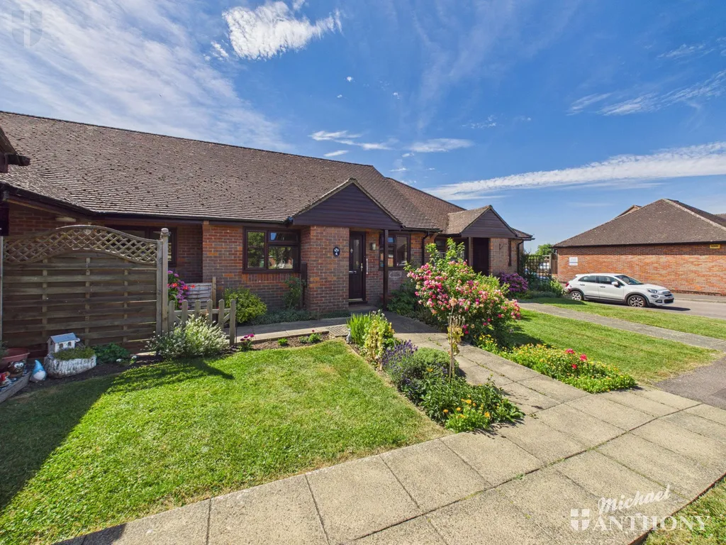 William Hill Drive, Bierton, Aylesbury, HP22 5AZ, photo 10