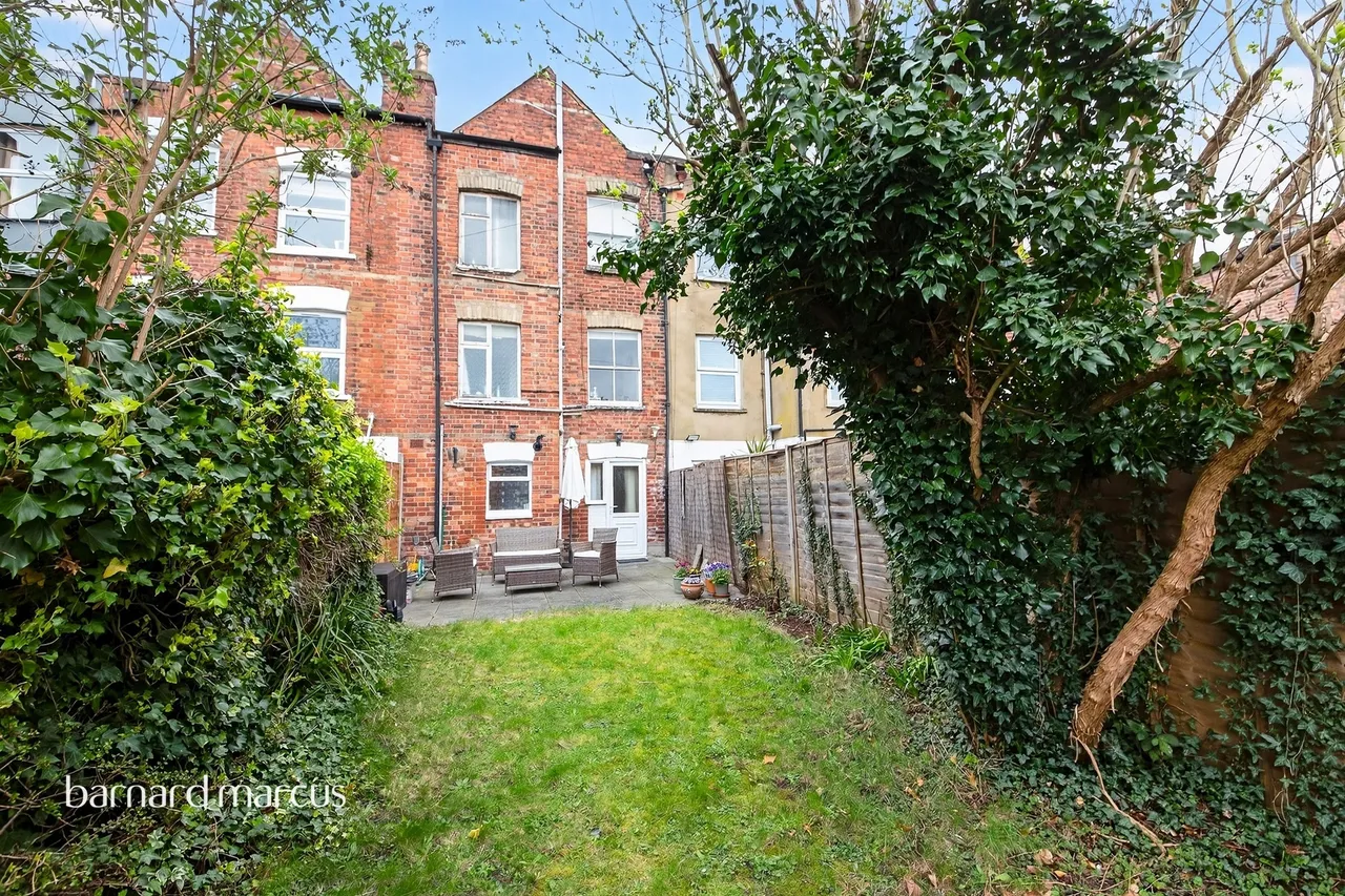 Holly Park Road, London, N11, photo 11