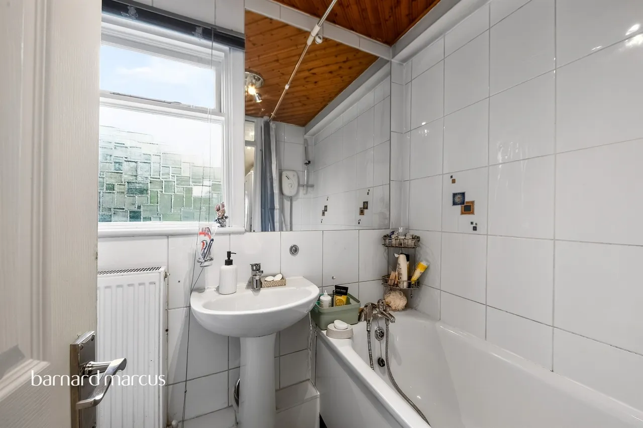 Holly Park Road, London, N11, photo 8