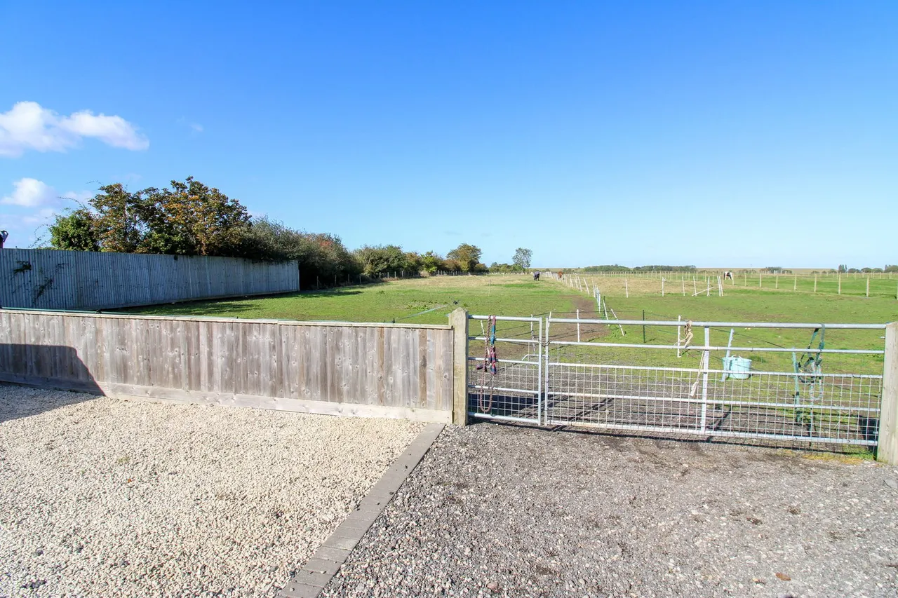 Newbridge Lane, Covenham St. Mary, Louth, LN11 0PQ, photo 4