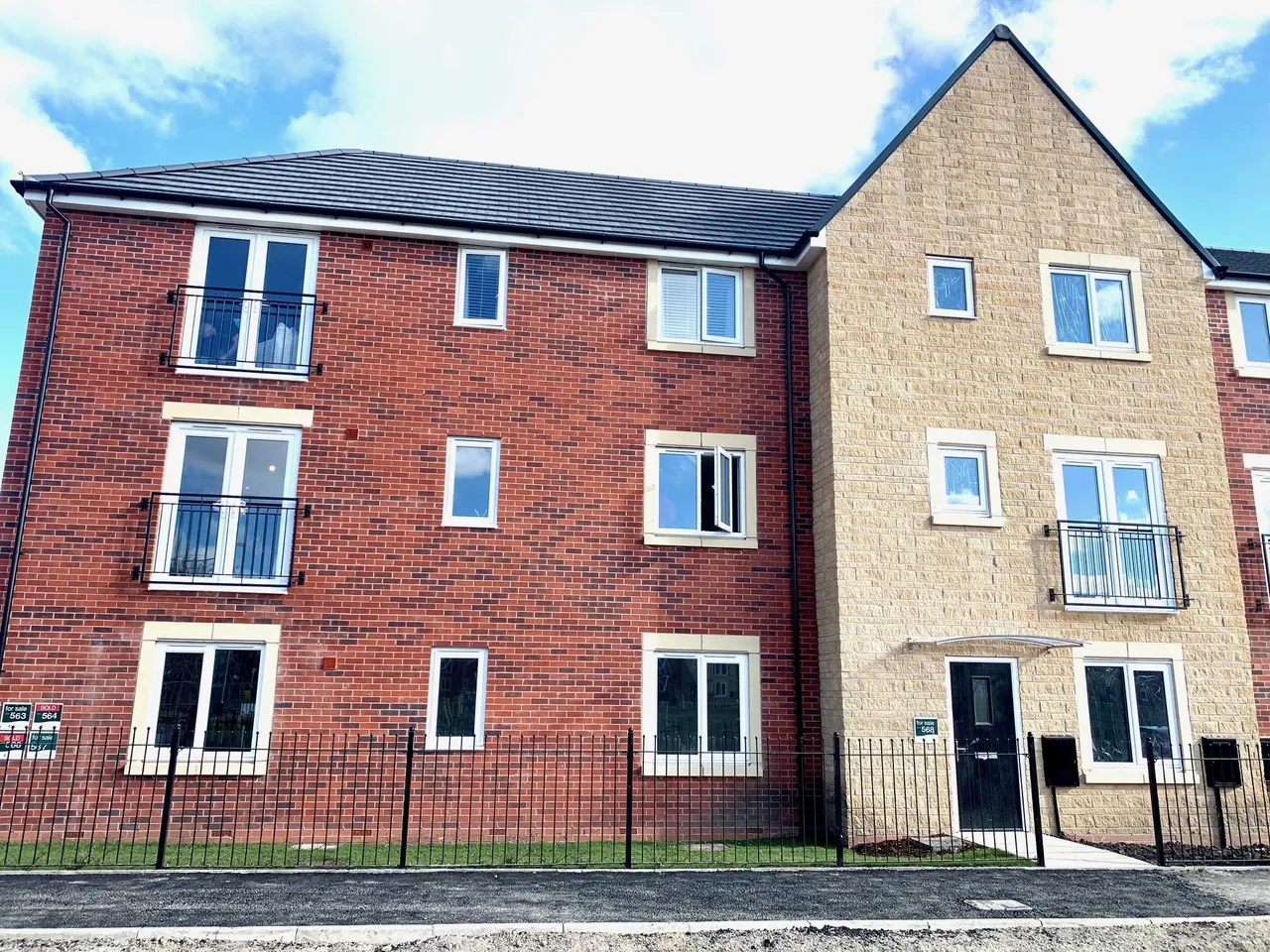 2 bed flat to rent — Rosewood Way, Hampton Gardens, Peterborough