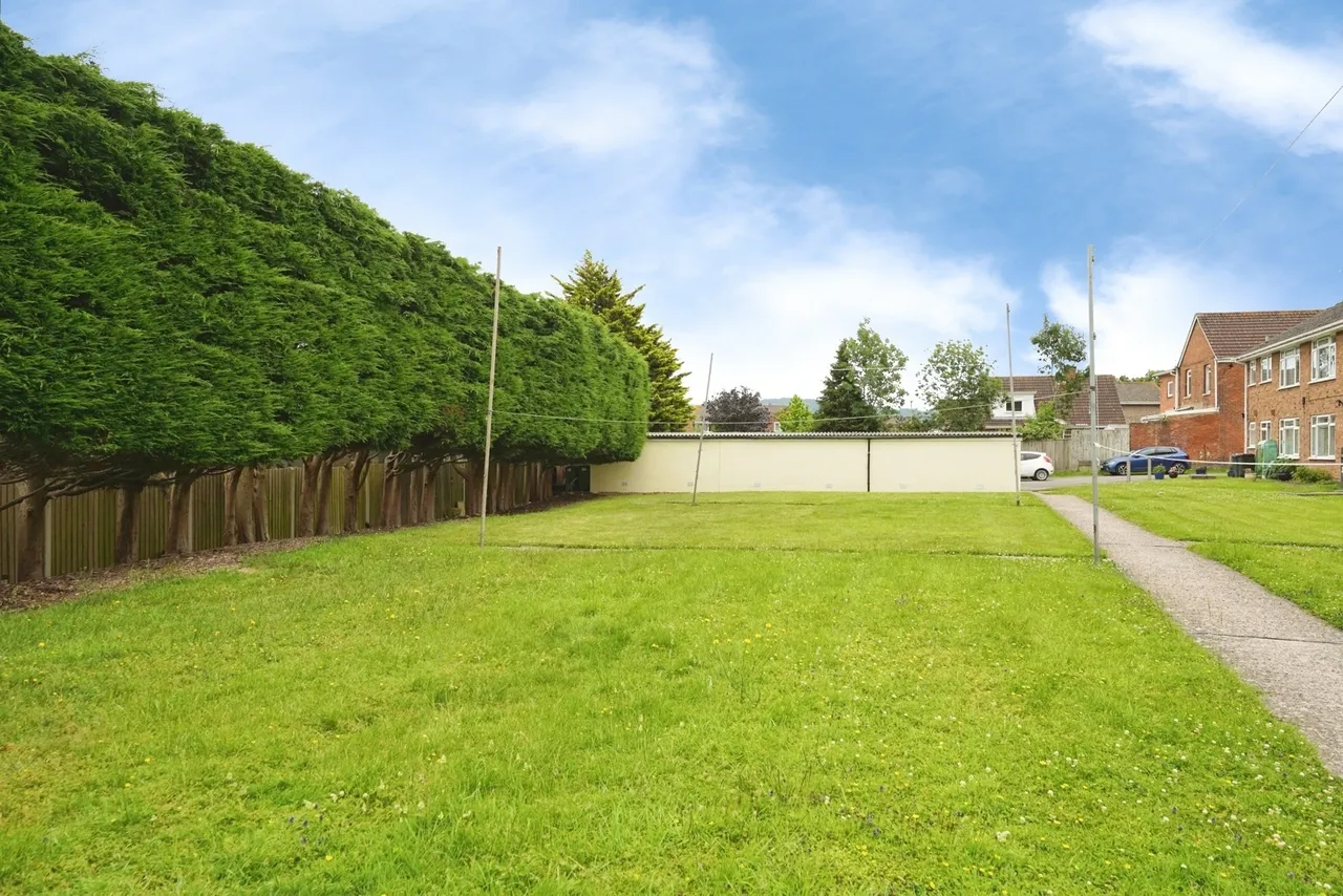 Painswick Road, Matson, Gloucester, Gloucestershire, GL4, photo 2