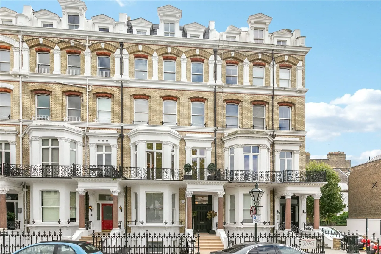 2 bed flat to rent, Vicarage Gate, Kensington, W8