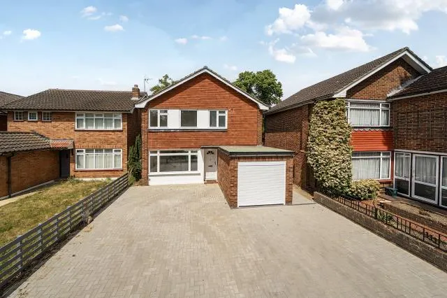 Staines Road East, Sunbury-On-Thames, TW16, photo 3