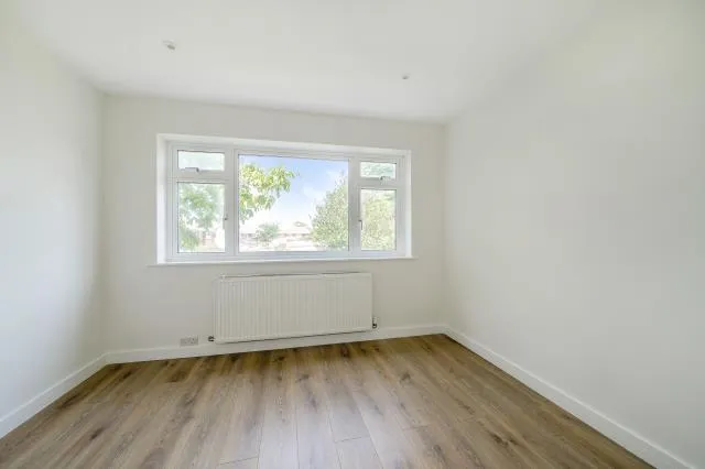 Staines Road East, Sunbury-On-Thames, TW16, photo 15