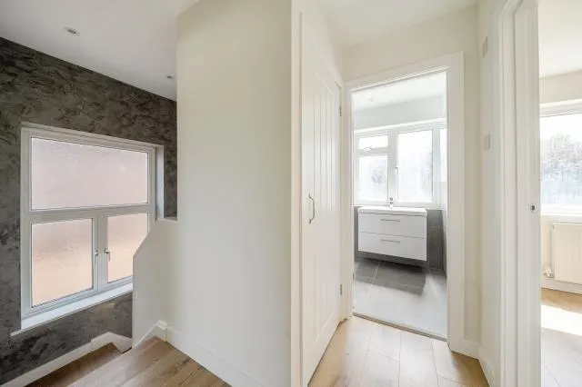 Staines Road East, Sunbury-On-Thames, TW16, photo 16