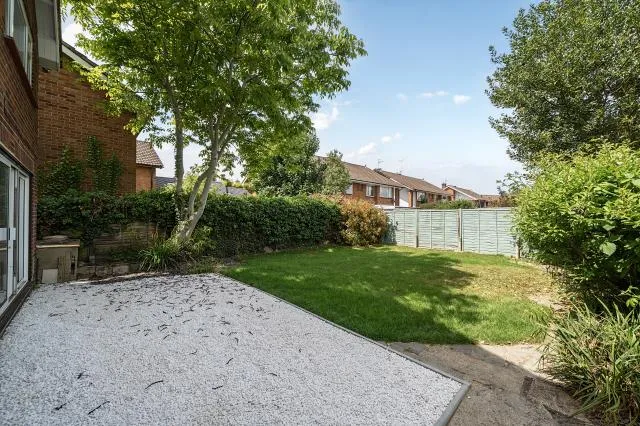 Staines Road East, Sunbury-On-Thames, TW16, photo 7