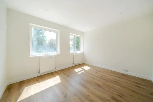 Staines Road East, Sunbury-On-Thames, TW16, photo 20