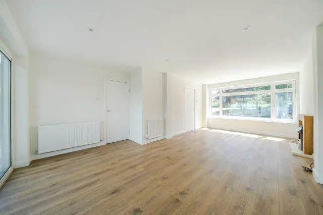 Staines Road East, Sunbury-On-Thames, TW16, photo 9