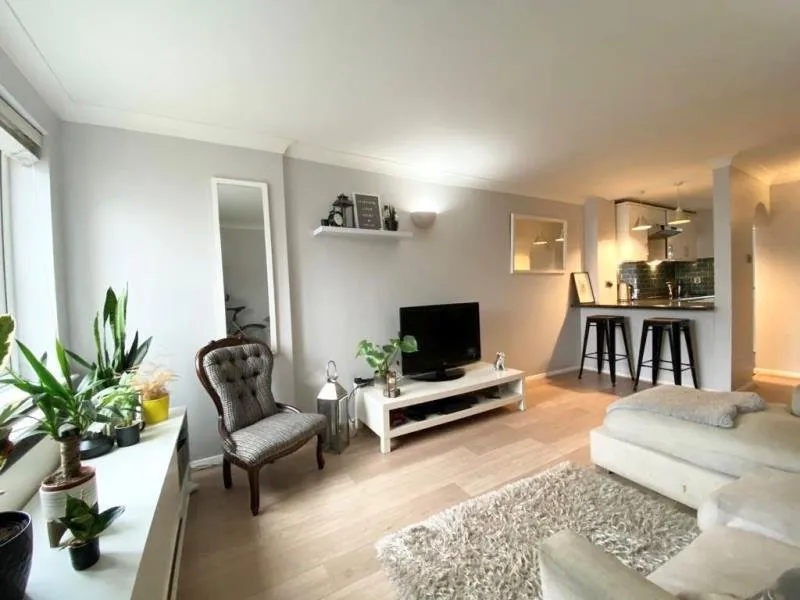Berrys Lane, Byfleet, KT14, photo 3