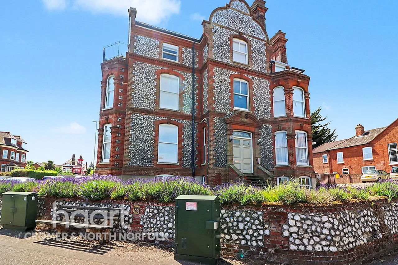 2 bed flat for sale, St Marys Road, Cromer, NR27