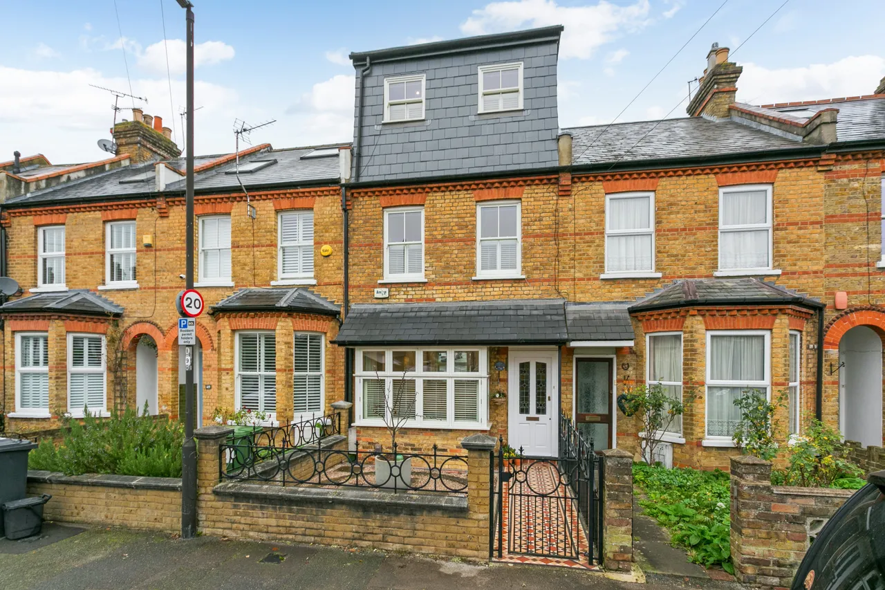 4 bed house for sale — Bolton Road, Windsor, SL4