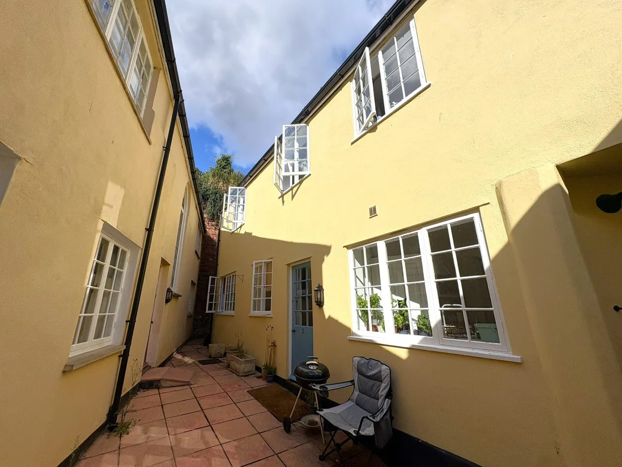 2 bed property to rent — West Street