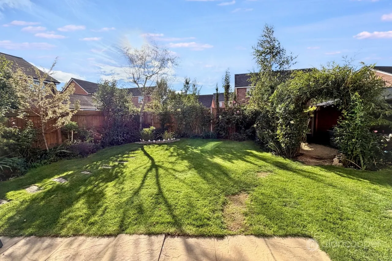 Pastures Reach, Weddington, CV10, photo 25
