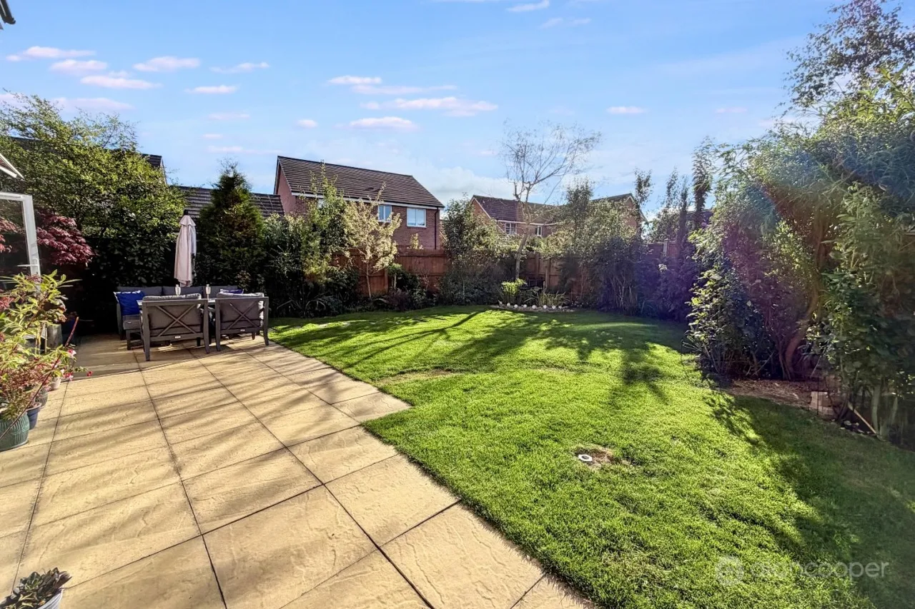 Pastures Reach, Weddington, CV10, photo 27