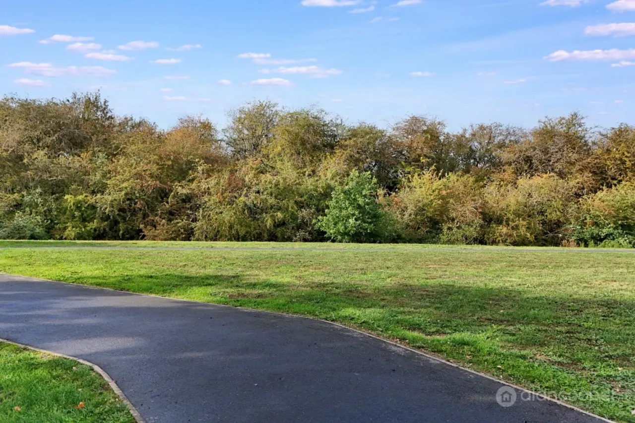 Pastures Reach, Weddington, CV10, photo 44
