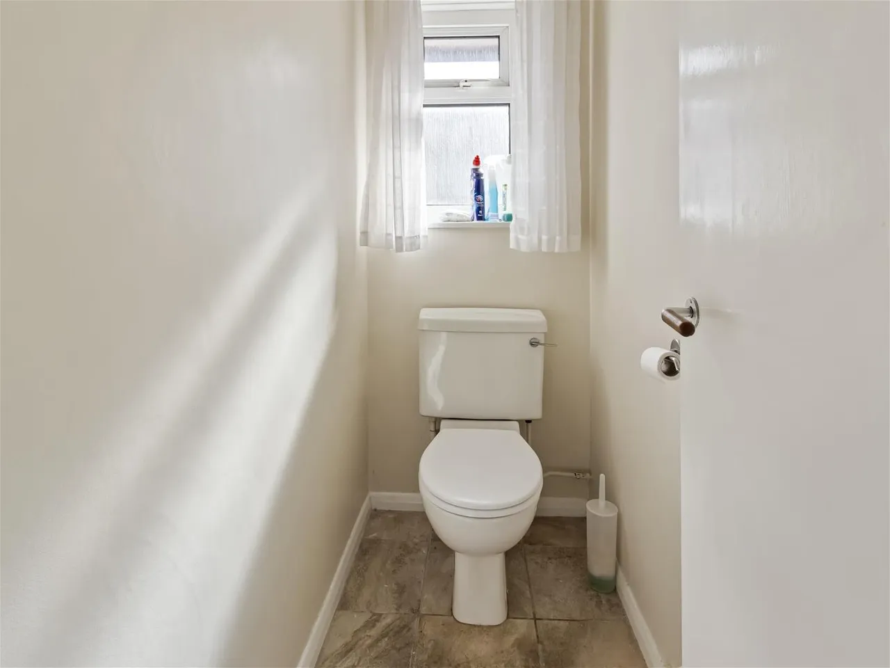 Chesham Close, Goring-By-Sea, Worthing, photo 5