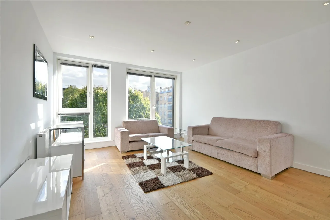 3 bed flat to rent, Heneage Street, Whitechapel, E1