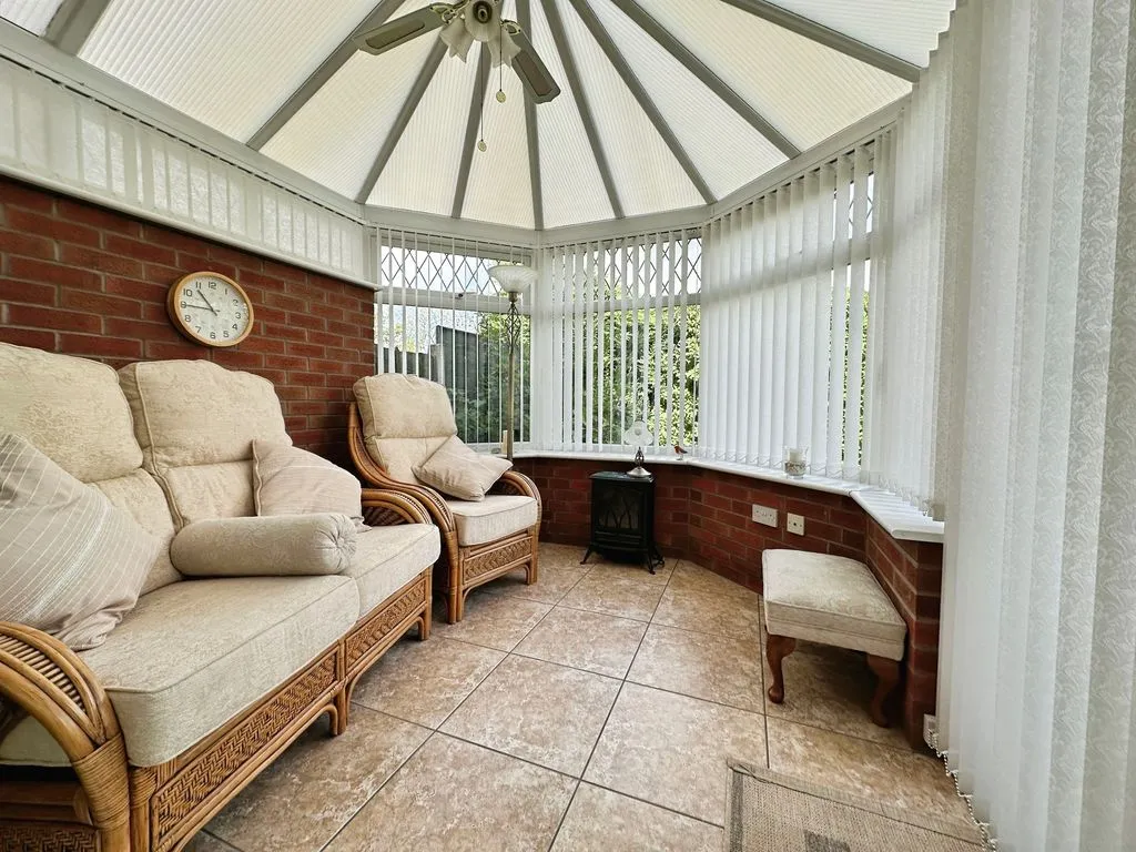 Bodmin Rise, Park Hall, WS5, photo 5