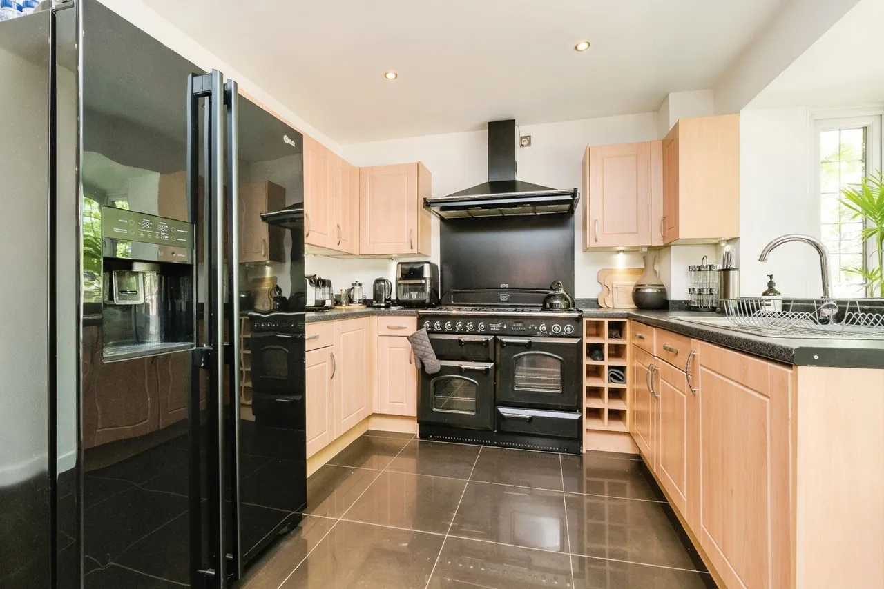 Beacons Close, Beckton, London, E6, photo 8