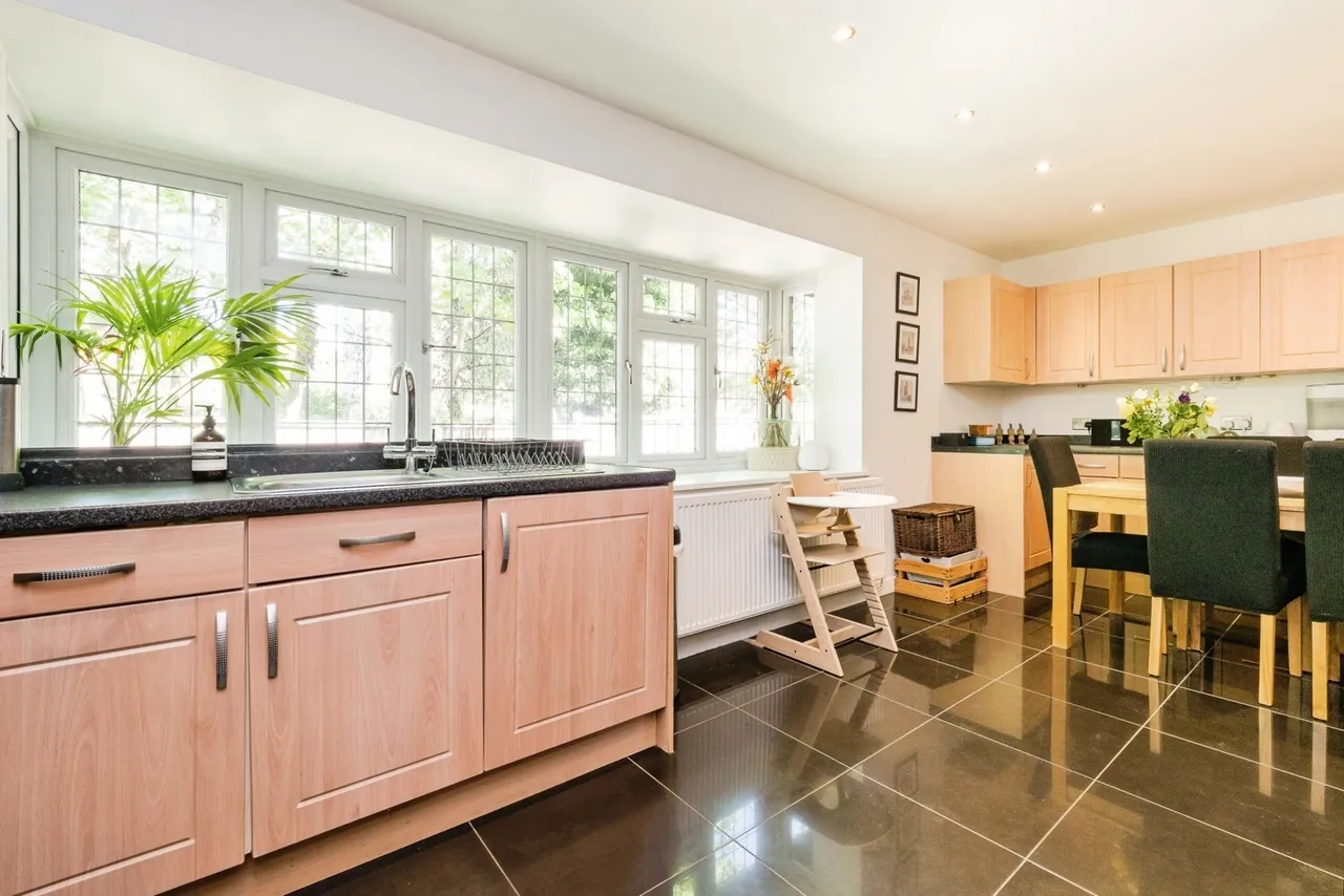 Beacons Close, Beckton, London, E6, photo 15