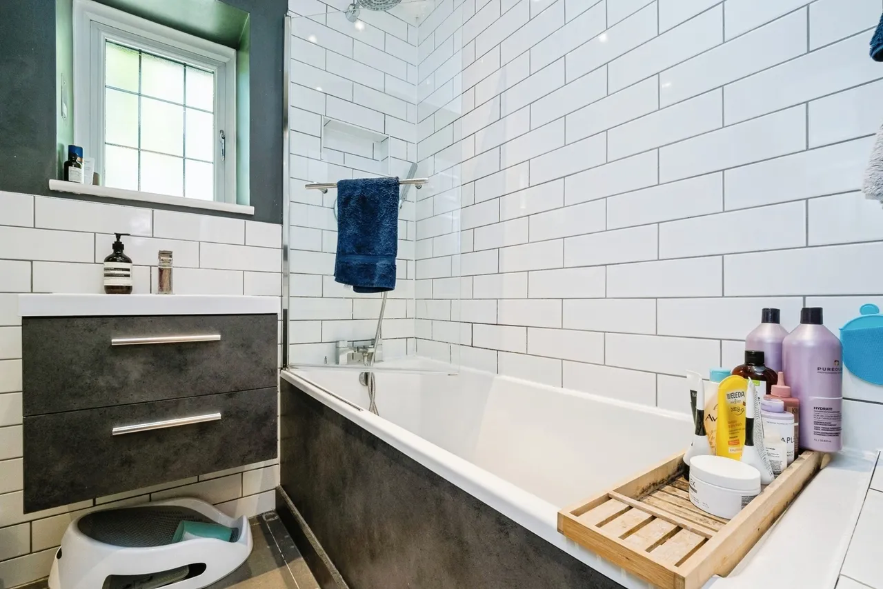 Beacons Close, Beckton, London, E6, photo 6