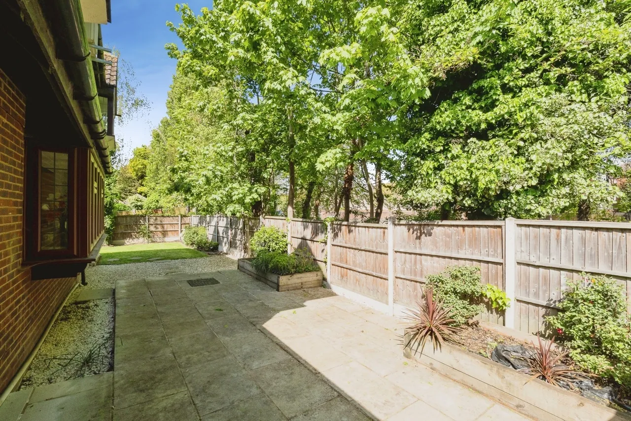 Beacons Close, Beckton, London, E6, photo 20