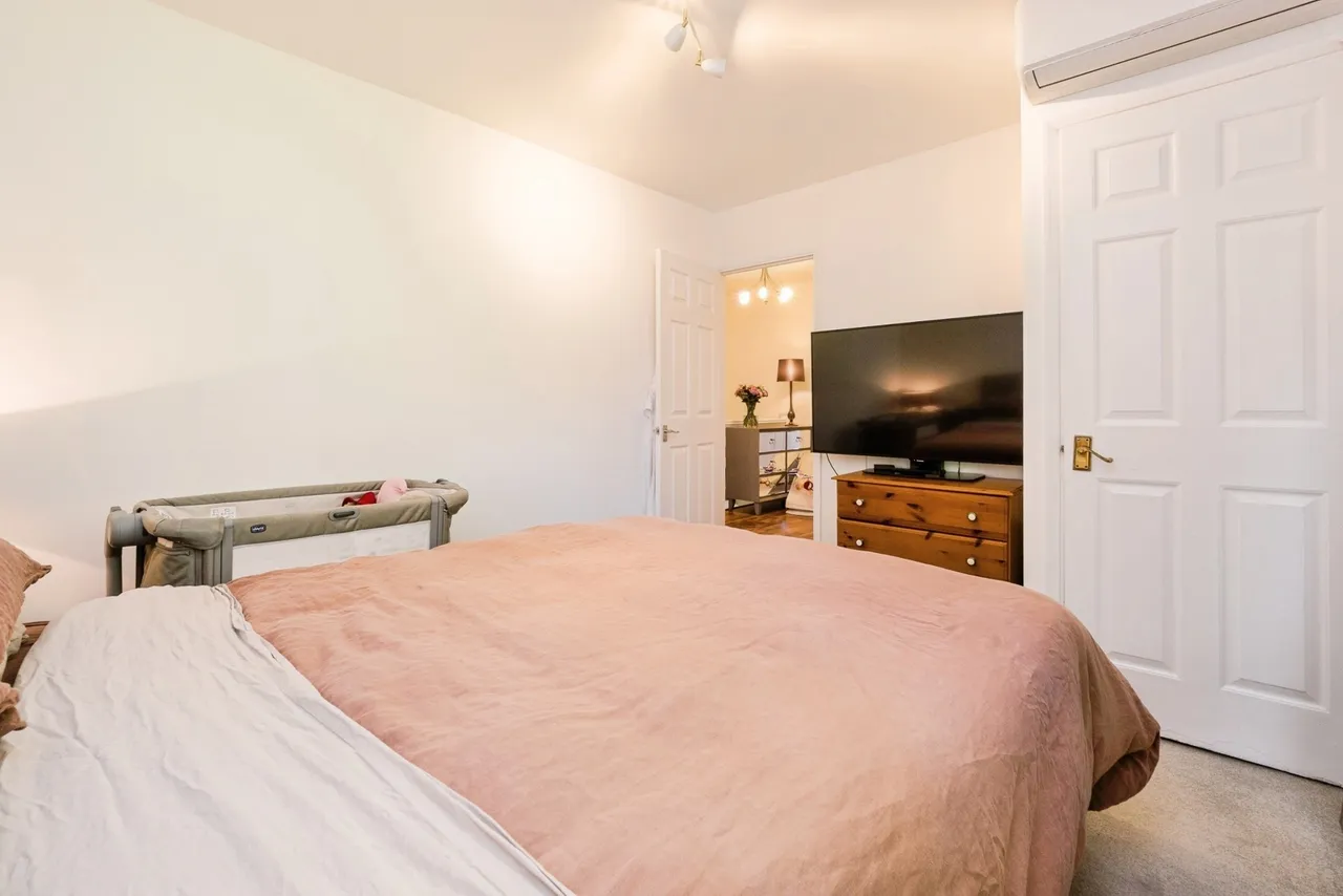 Beacons Close, Beckton, London, E6, photo 11