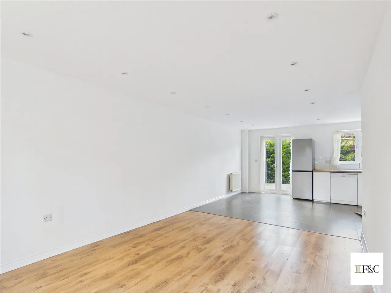 No Upward Chain, Stunning Four-Bedroom Townhouse, photo 6