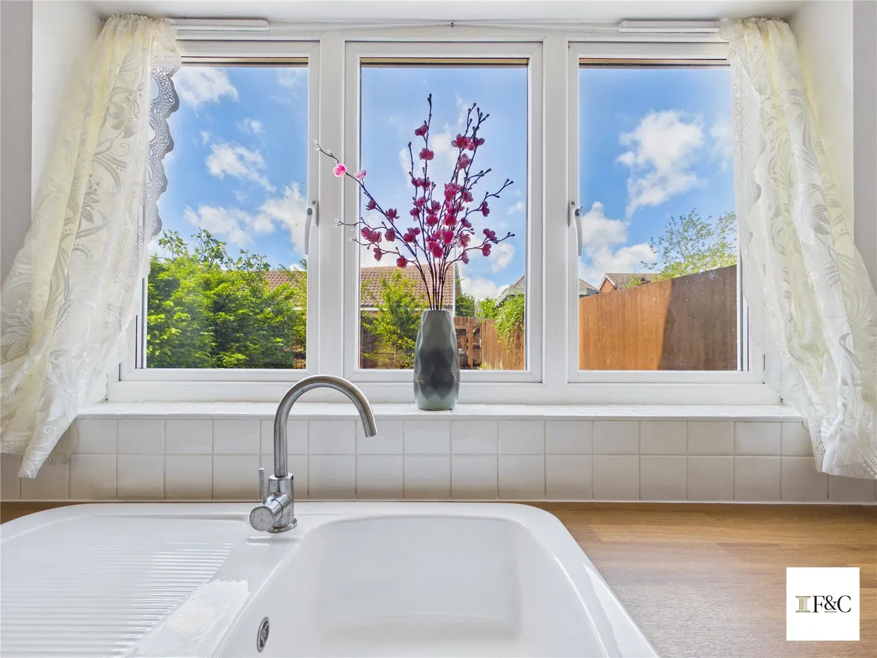 No Upward Chain, Stunning Four-Bedroom Townhouse, photo 8