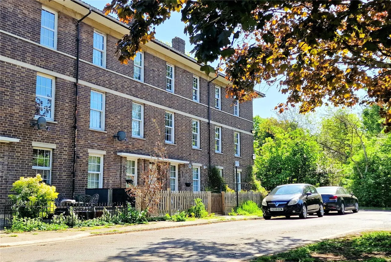 2 bed flat for sale — Pond Close, London, SE3