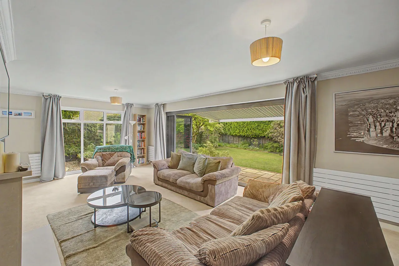 Oakwood Drive, Macclesfield, photo 8