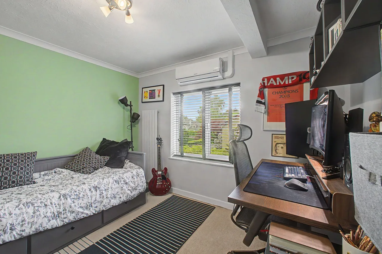 Oakwood Drive, Macclesfield, photo 16