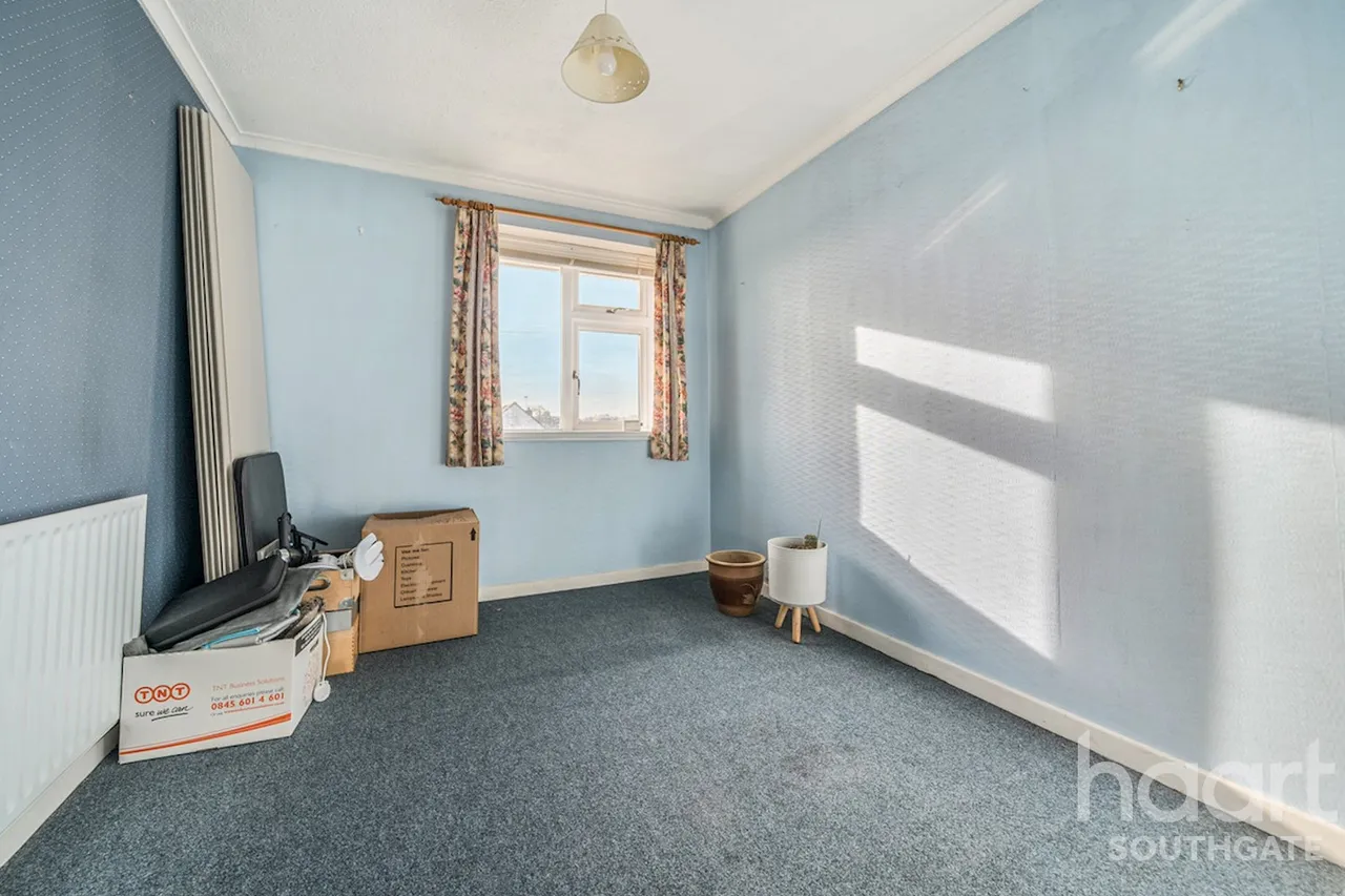 Tempest Avenue, Potters bar, EN6, photo 19